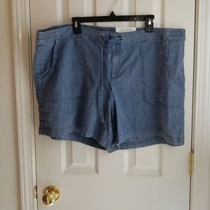 *NWT BOUTIQUE CHAMBRAY SHORTS SZ 18W